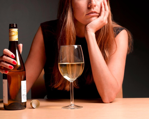 Анонимное лечение женского алкоголизма в Феодосии